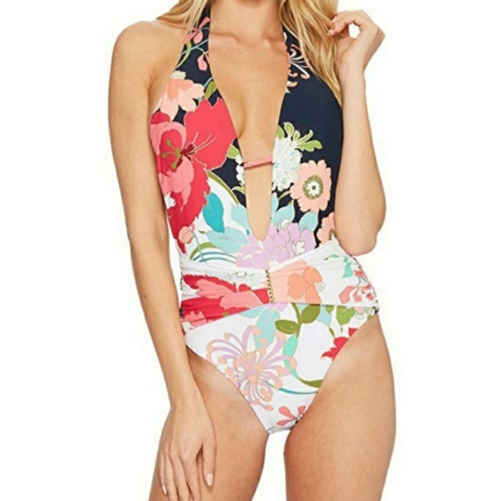 One piece swim suit
